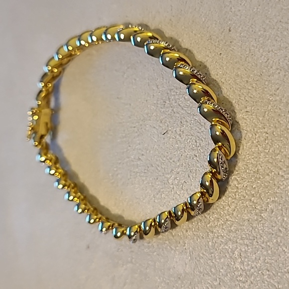 SPARKLE ALLURE WOMENS FINE SILVER PLATED FASHION JEWELRY TENNIS BRACELET - Picture 2 of 10